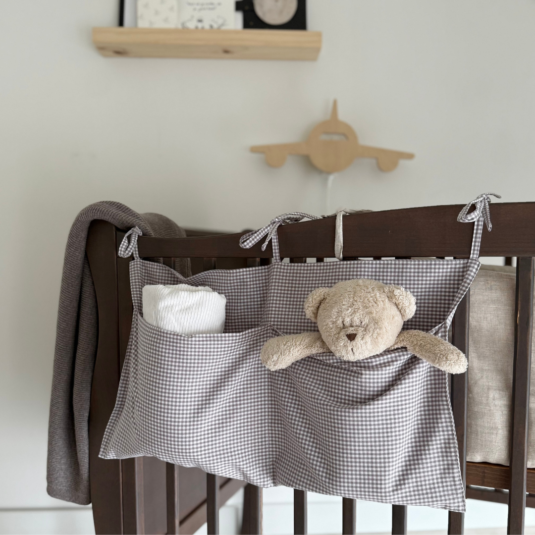bed en boxorganizer babykamer vichy ruit bruin wit