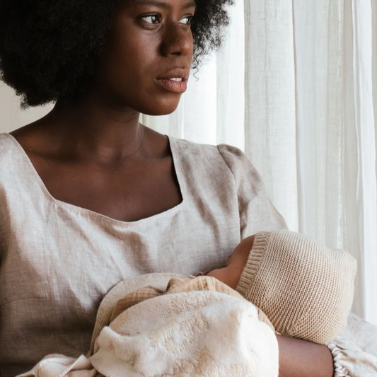 baby newborn bonnet muts zand sand hvid