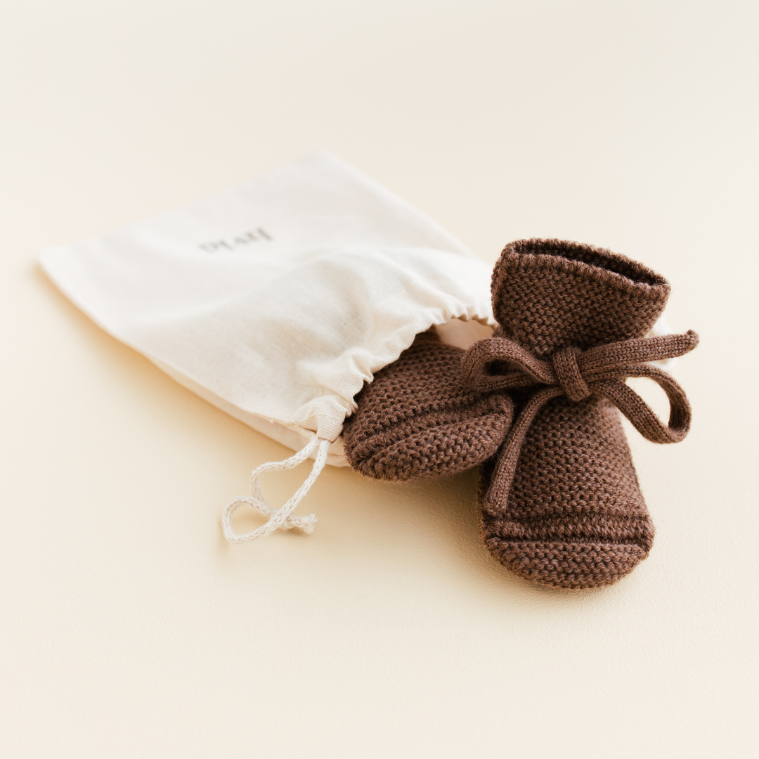 hvid merinowol wol slofjes booties bruin mocha baby newborn