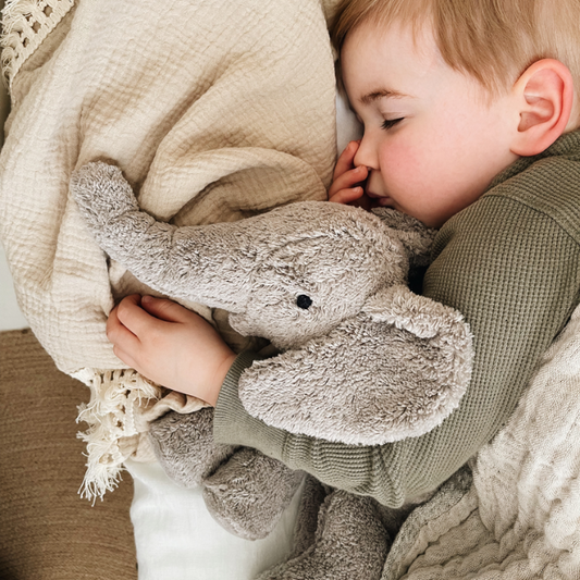 Senger warmte knuffel olifant groot grijs met kindje