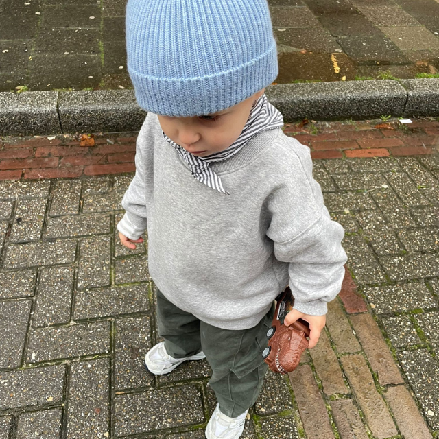 Striped gray scarf kids