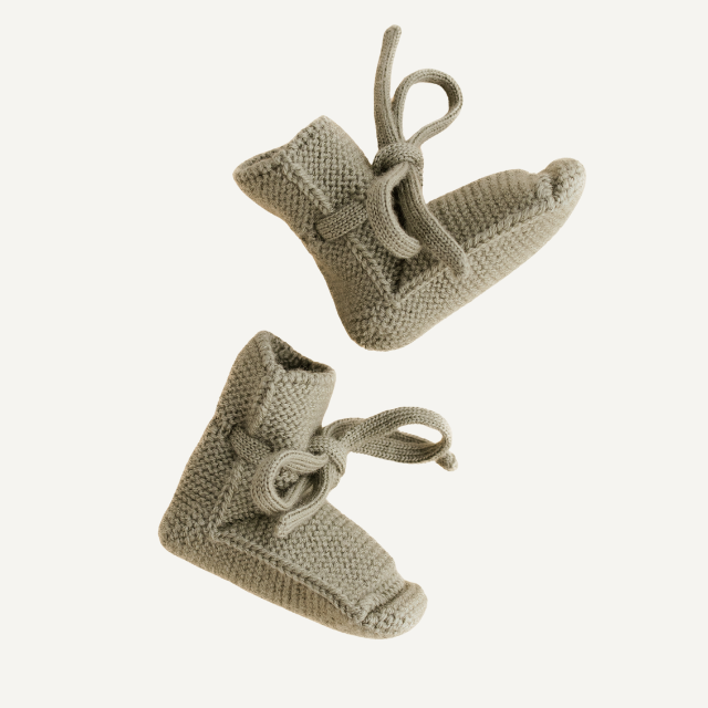 newbornslofjes wol merinowol artichoke khaki hvid