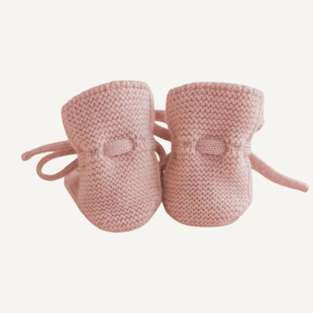 hvid aby newborn roze wollen slofjes hvid