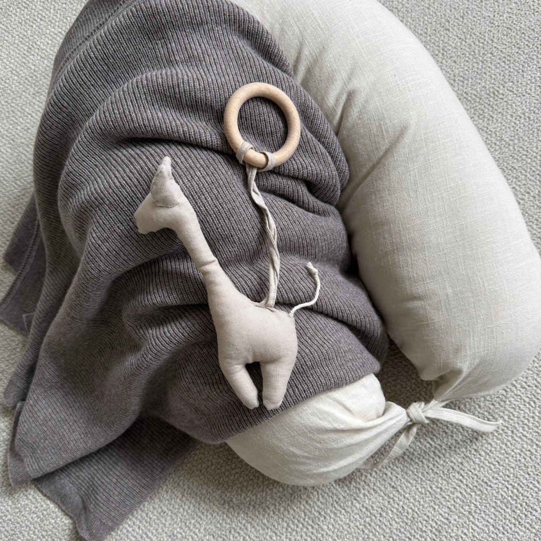Linnen voedingskussen beige