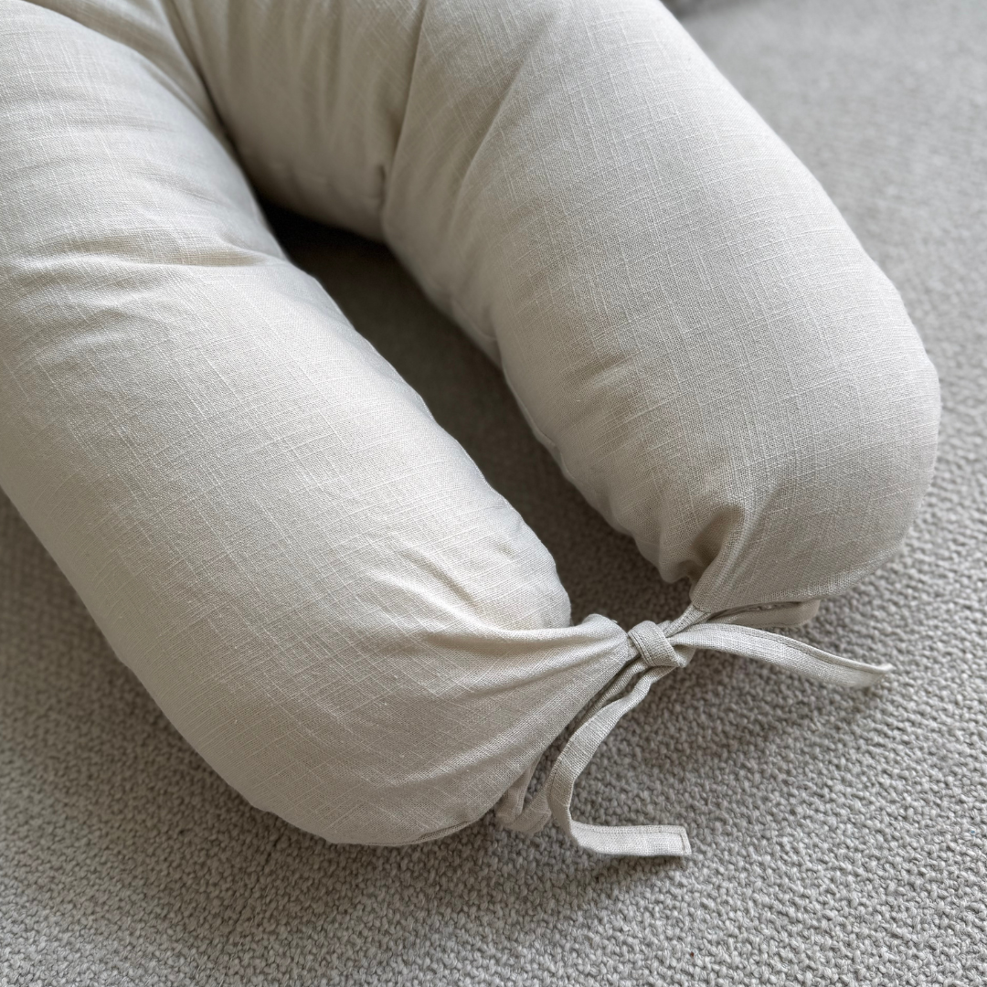 Linnen voedingskussen beige