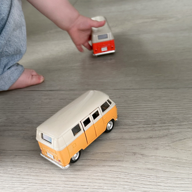 volkswagen bus geel speelgoed auto