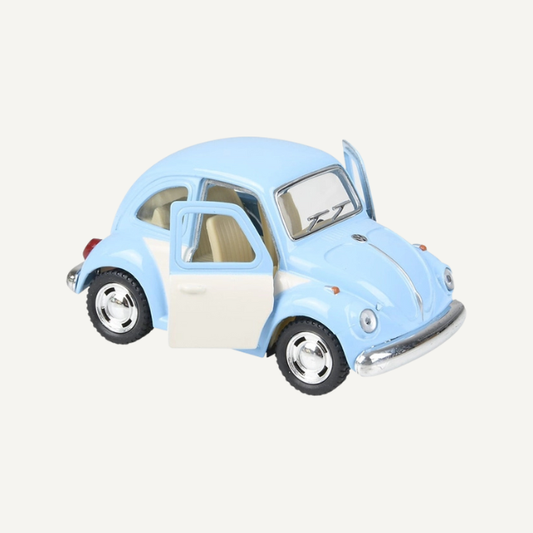 blauwe kever speelgoedauto auto vintage