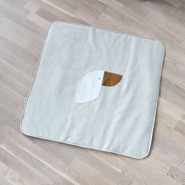 Linnen speelkleed eend uitgevouwen