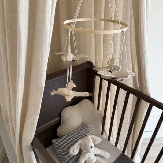 Egmont toys mobiel ganzen op de baby kamer