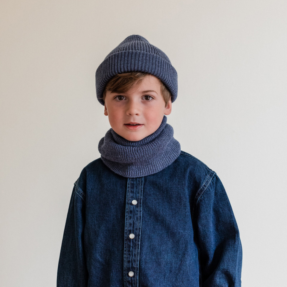 Hvid beanie fonzie kids denim blauw