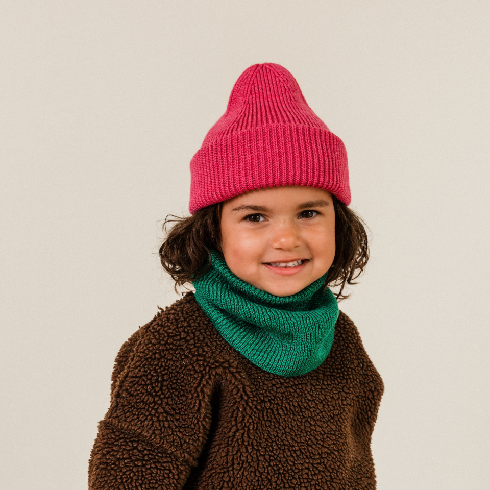 Hvid beanie fonzie kids fuchsia