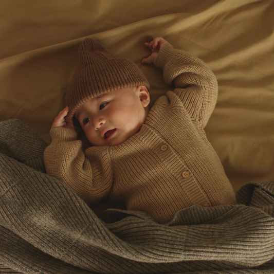Hvid beanie fonzie kids mocha baby