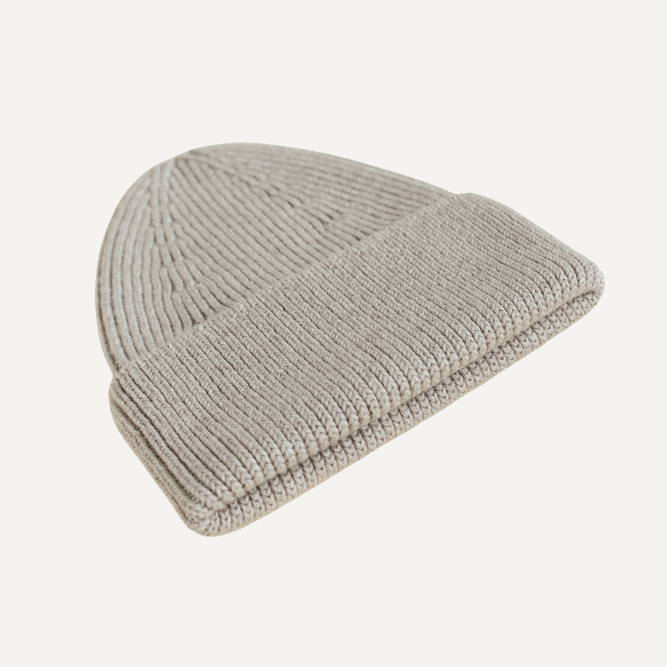 Hvid beanie fonzie kids pebble voorbeeld
