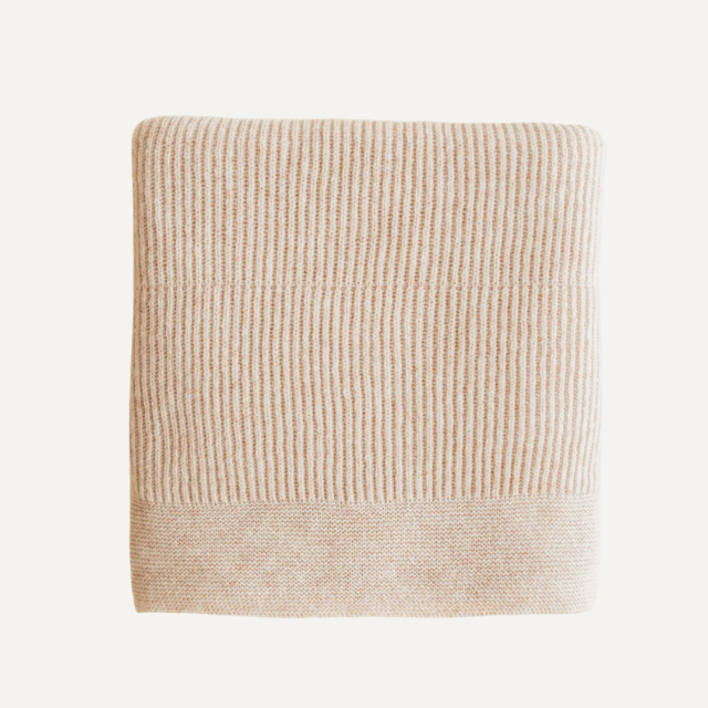 Hvid gaston deken soft beige 