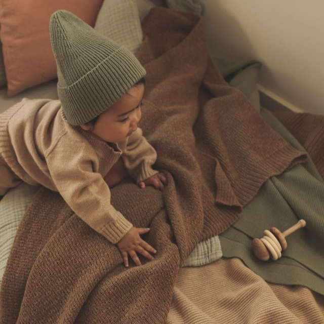 baby muts hvid merinowol kids artichoke khaki