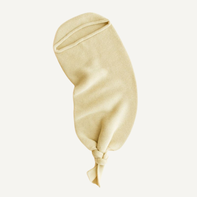 newborn baby kraamcadeau cocoon light yellow hvid