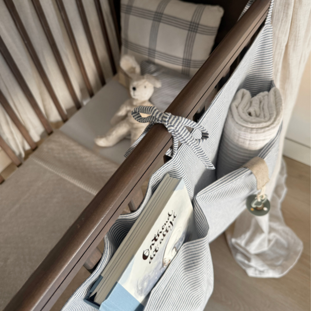 blauw wit gestreepte bed organizer babykamer