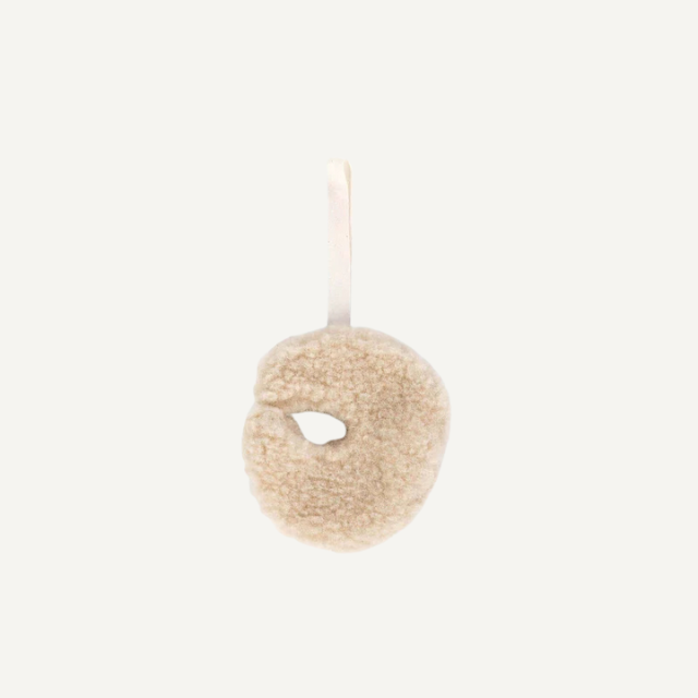 knuffel maantje wol kico label