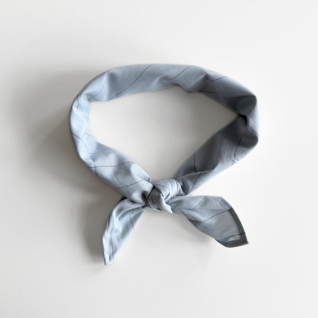 sjaaltje lichtblauw met grijze streep kids