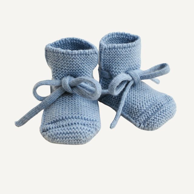 wollen slofjes babyslofjes licht blauw hvid merinowol