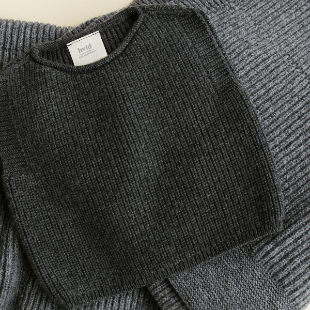 newborn spenver harvey charcoal grijs hvid wol
